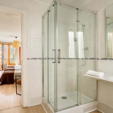 The Collection - Paseo De Gracia 5bd And 3bth For 10 With Terrace *