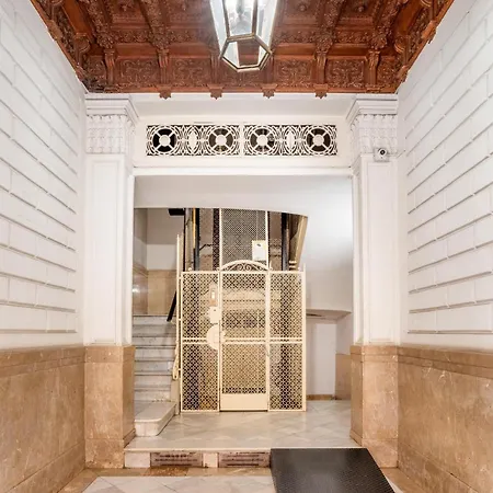 The Collection - Paseo De Gracia 5bd And 3bth For 10 With Terrace Apartament