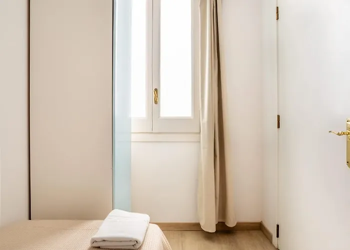 The Collection - Paseo De Gracia 5bd And 3bth For 10 With Terrace